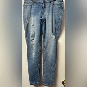 Maurice’s Women's Distressed Blue Jeans
Size XL reg, like new